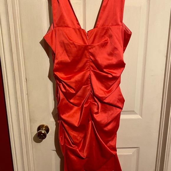 Le Chateau watermelon 🍉 colour dress - Picture 2 of 3